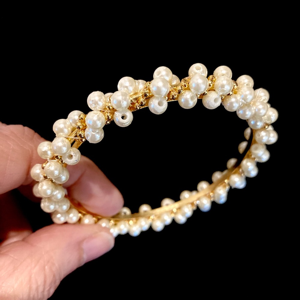 Bangle. Beautiful with faux pearls and gold tone beads.  Excellent condition